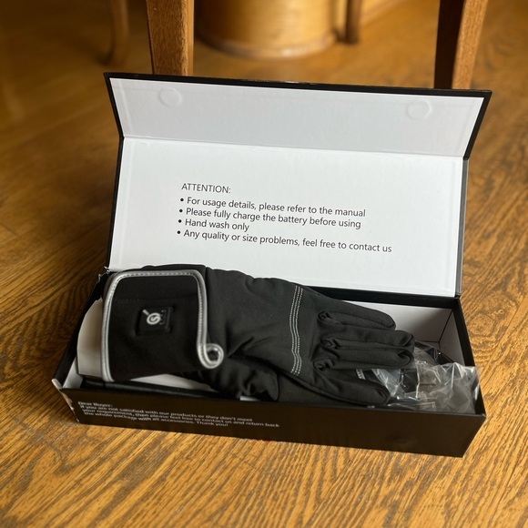 Intelligent Heating Black Heated Superior Gloves - Picture 5 of 9